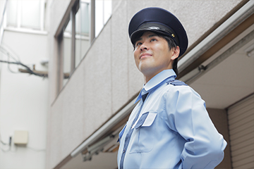 大手企業内警備室における施設常駐警備スタッフ／交替／長期