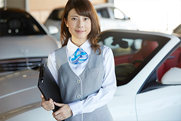 カーディーラーショールーム内での受付事務業務