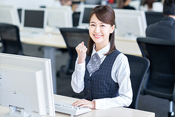 データ入力中心の一般事務／日勤／長期