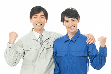 自動車エンジン部品の製造工程における加工作業