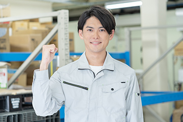 自動車部品の目視検査スタッフ