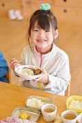　認定こども園での調理補助パート。週2~3日勤務。無資格可