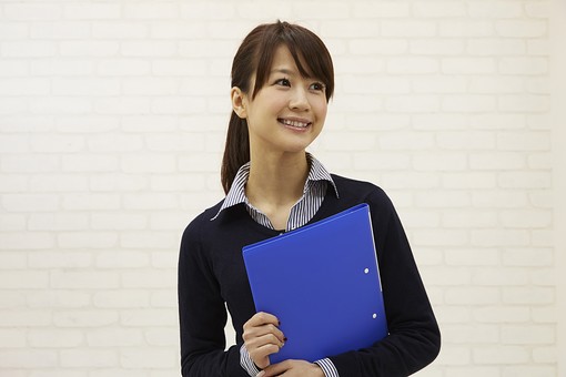 【正社員】≪業界・職種未経験OK≫スキルアップ目指す！二重橋前駅直結で通勤ラクチン◎年収368万↑賞与年4ヶ月分＋業績賞与！10大法律事務所《弁護士秘書》【WEB登録面談実施中】