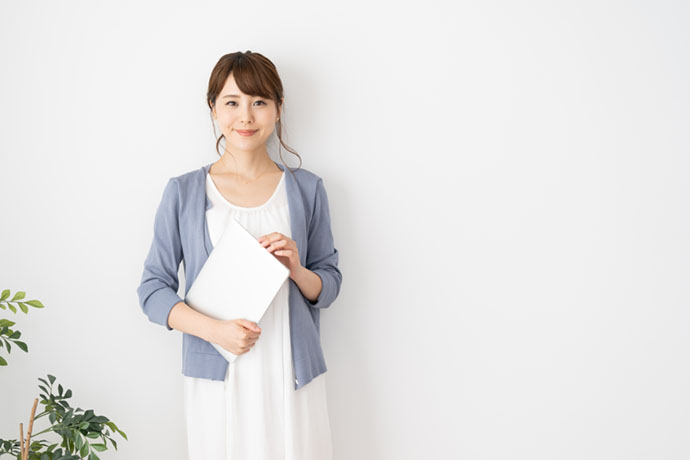 【即日～長期】業界未経験OK！事務経験があれば応募可能！資格取得目指している方必見◎残業なし！書類・荷物の所内デリバリー業務メイン！最大手法律事務所《カンタン一般事務》【WEB登録面談実施中】