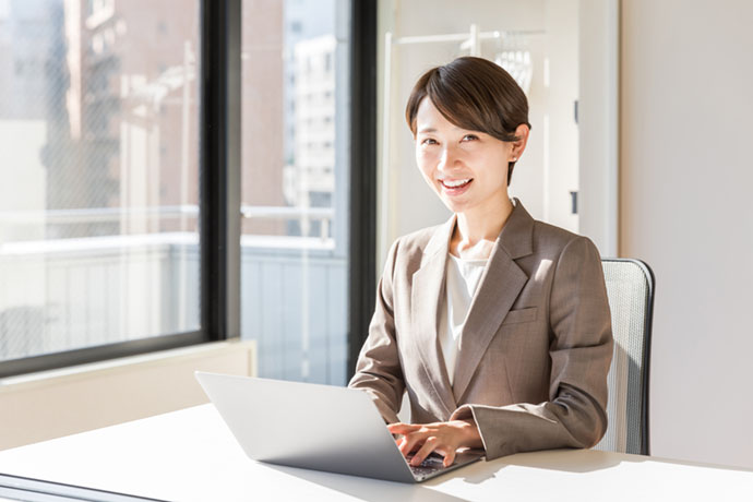 【即日～長期】会計事務所での仕訳経験あればOK！助け合いの風土が根付いている職場！代表が手厚くサポートしてくれるので安心就業★残業少なめ！資格手当も支給！会計事務所≪税務補助≫【WEB登録面談実施中】