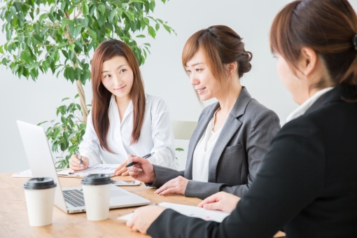 【即日～期間限定】＼未経験OK／6ヶ月～1年程度のオシゴト★事務経験があれば応募可能！高時給！月26万↑残業少なめ！丁寧な研修があるので未経験でも安心◎最大手法律事務所！《受付事務》【WEB登録面談実施中】