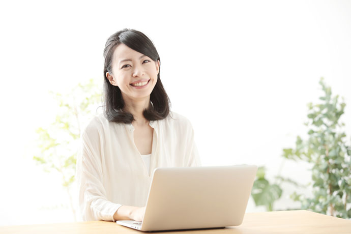 【即日～長期】一部在宅可能◎週2日×5時間勤務など週10時間程度～ご相談OK♪美容関係企業≪経費精算≫【WEB登録面談実施中】
