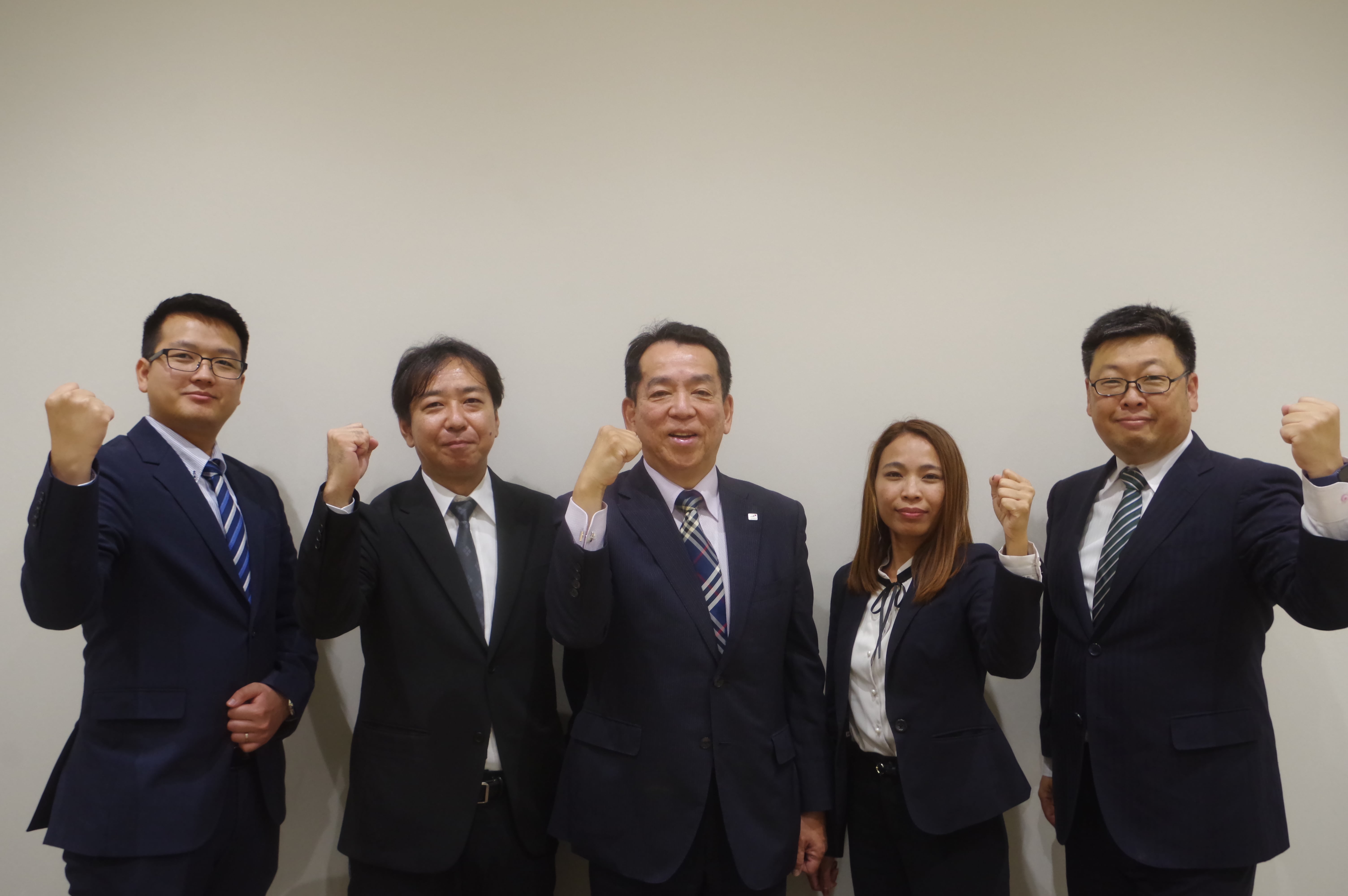 ☆年収580万円以上の実績あり☆
😄業績拡大につきスマイルサービスの正社員募集！😄