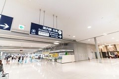 空港内での旅客手手荷物の搬入・仕分け・運搬・積載作業