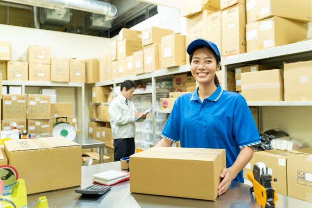 倉庫内　夜勤の仕分け作業