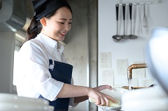 此花区　パーク内カフェにて食器洗浄業務