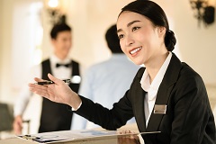 お台場　ホテルレストランホール業務
