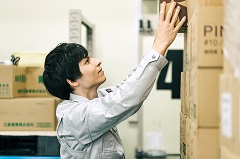 食品会社倉庫　商品ピッキング・仕分作業