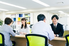 正社員　官公庁　市役所での窓口事務