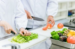 岩国米軍基地 学校給食調理スタッフ