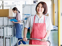 日勤　通販倉庫内での仕分け作業
