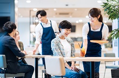キャンプハンセン　ホテル朝食ビュッフェでのホール全般のお仕事