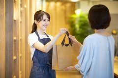 短期　キャンプコートニー　雑貨販売スタッフ
