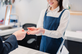 ホテル内売店・喫茶店スタッフ