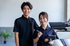 キャンプキンザー　フィットネスジム受付スタッフ