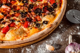 普天間基地　ピザ屋さん兼バーガーショップでの調理・接客のお仕事