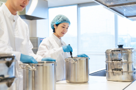 【短期】キャンプレスター ミドルスクール内 カフェテリアでの調理補助スタッフ