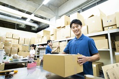 キャンプシュワブ内　ショッピングモール商品補充スタッフ