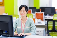 うるま市 土日祝日お休み★ 総務事務のお仕事