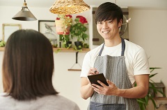 米軍基地内ゴルフコース併設 カフェスタッフ