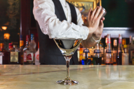 英語を活かして働く！米軍施設オクマ・バーテンダー、カフェ＆ホールスタッフ