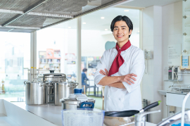 キャンプフォスター　レストランでの調理スタッフ