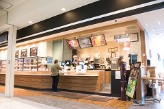 キャンプシュワブ　ファストフード店での接客調理スタッフ