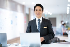 ＊百貨店内カード窓口業務＊