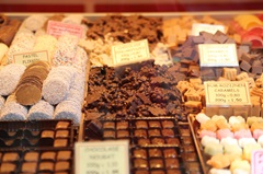 東京駅構内お菓子販売