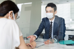 中途採用　市役所内　税務課窓口業務