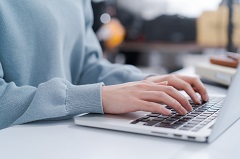 ＼土日祝休み・残業なし／出荷に関わる事務