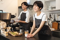 キャンプハンセン　コーヒーショップでのバリスタ