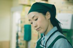 成田空港内売店　品出し・商品の在庫チェック