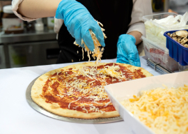 普天間基地　ピザ屋での調理・接客のお仕事