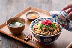 ＼留学生活躍中！／大手牛丼チェーン店でのスタッフ募集