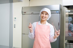 【短期】嘉手納基地内　中学校カフェテリアでの調理補助スタッフ