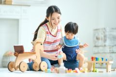 キャンプフォスター　保育補助スタッフ