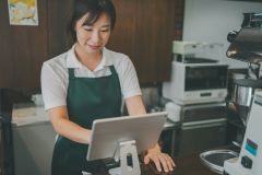 嘉手納基地 ショッピングモール フードコートピザ屋さん　販売調理スタッフ