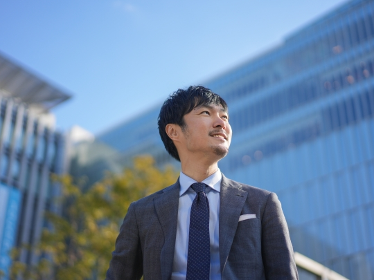 【高時給1950円】夜勤あり＊通信設備の開通・故障対応のフィールドエンジニア＠大手町