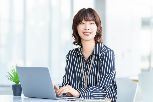 データ修正などのデスクワーク