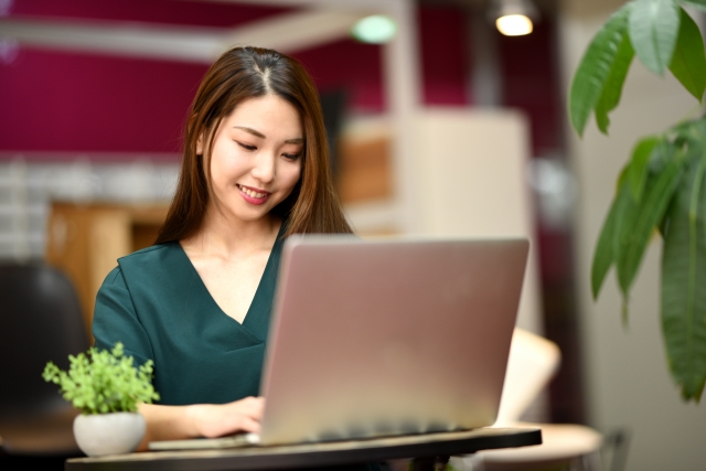 保険契約の収納・保全に関する業務