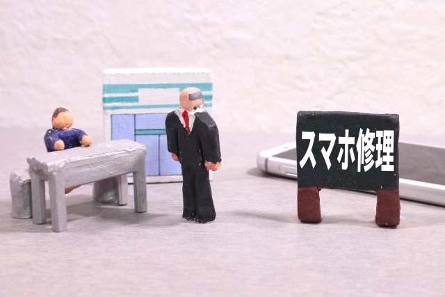 スマホ修理スタッフ