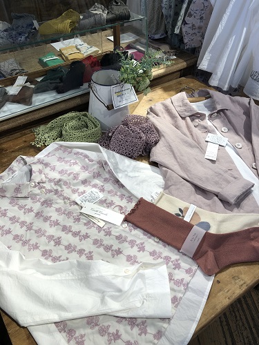 短期のナチュラル系婦人服販売　9/22～28