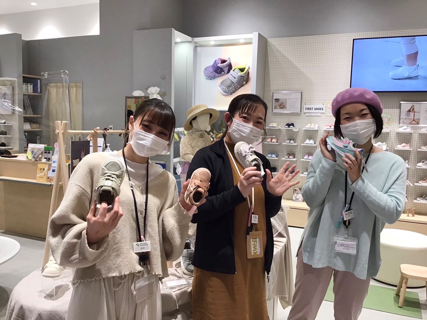 土日のみ子供靴販売