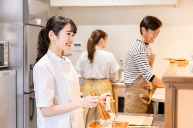 和菓子カフェ厨房スタッフ